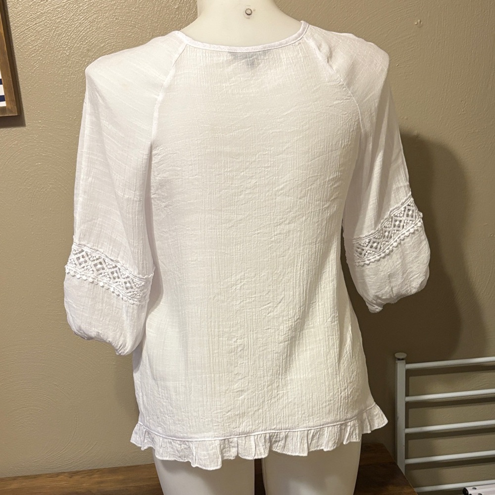 Unique Spectrum White Button-Up Women's Top - Picture 7 of 7